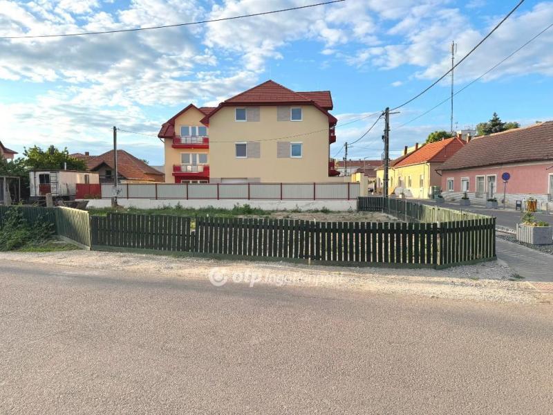 Eladó egyéb telek Tiszafüred
