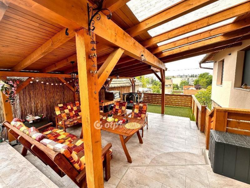 Eladó családi ház Eger