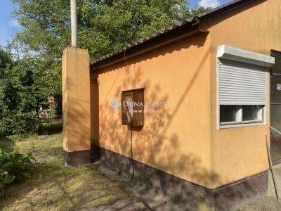 Eladó családi ház Tass