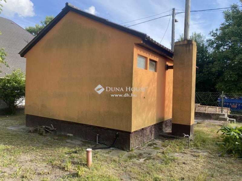 Eladó családi ház Tass