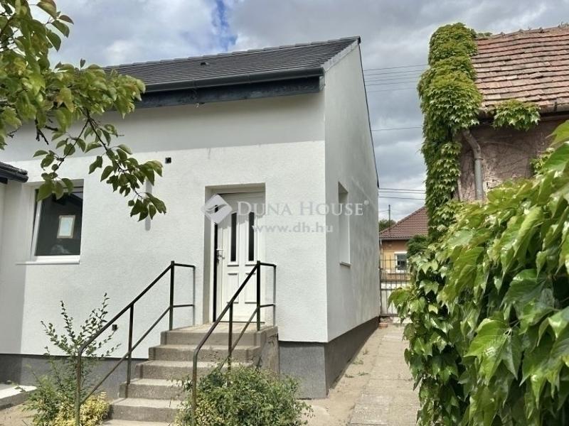 Eladó családi ház Budapest