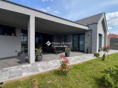 Eladó családi ház Pécs