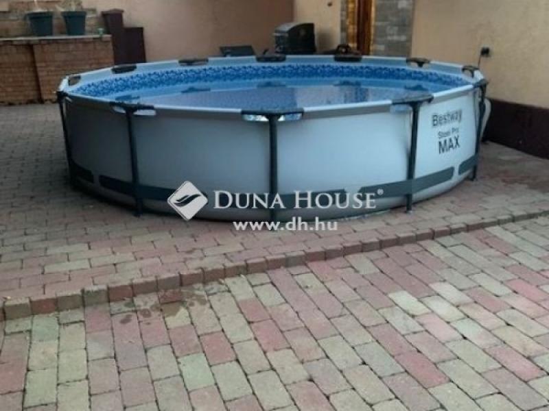 Eladó családi ház Szada