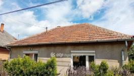 Eladó családi ház Lőrinci