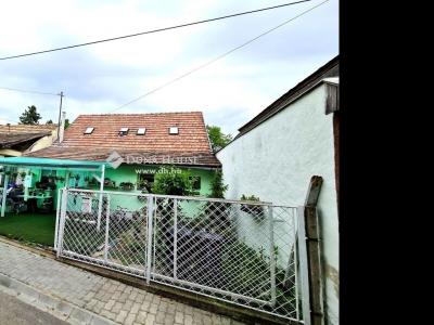 Eladó családi ház Budapest