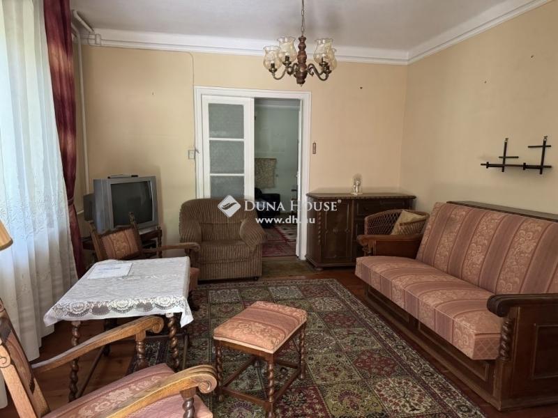 Eladó családi ház Budapest