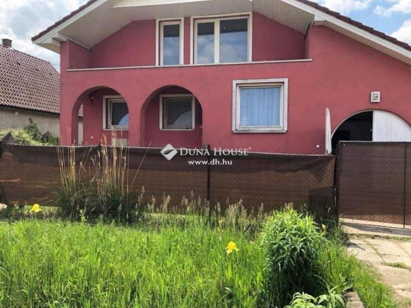 Eladó családi ház Nagykáta