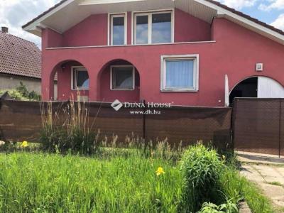Eladó családi ház - 2760 Nagykáta