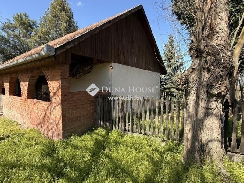 Eladó tanya Tápiószecső