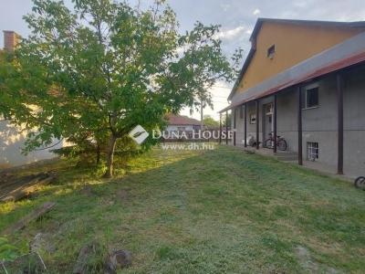 Eladó családi ház Tura