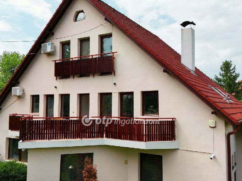 Eladó családi ház Alsóörs