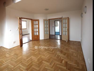 Eladó családi ház Budapest