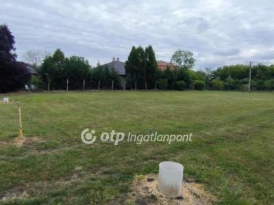 Eladó lakóövezeti telek Békéscsaba