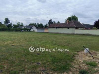 Eladó lakóövezeti telek Békéscsaba