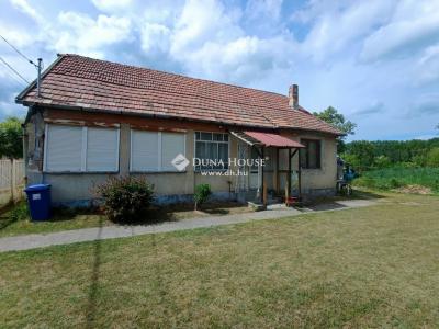 Eladó családi ház Tápiószentmárton