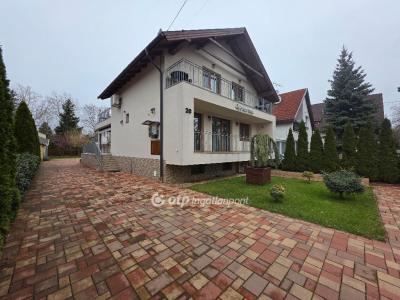 Eladó családi ház - 4200 Hajdúszoboszló