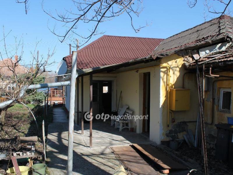 Eladó családi ház Tószeg
