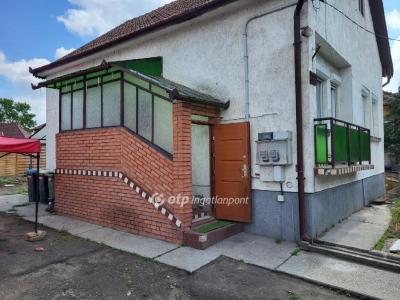 Eladó családi ház Budapest