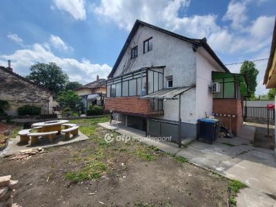 Eladó családi ház Budapest