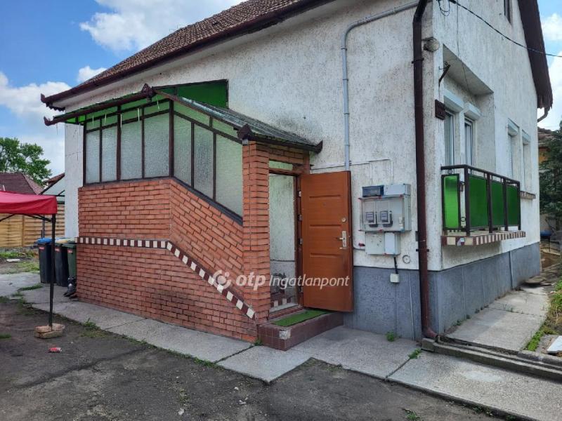 Eladó családi ház Budapest