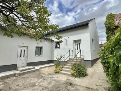 Eladó családi ház Budapest