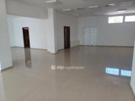 Kiadó utcai bejáratú üzlethelység Szentes
