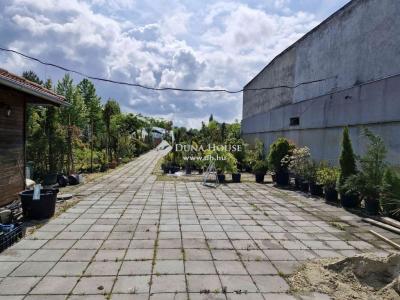 Eladó lakóövezeti telek Komárom