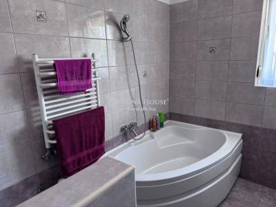 Eladó családi ház - 8019 Székesfehérvár