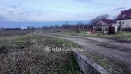 Eladó lakóövezeti telek Pusztaszer