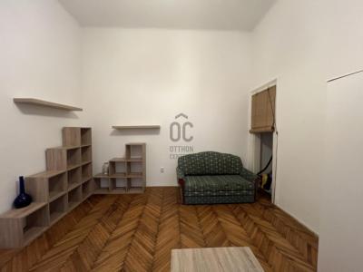 Eladó lakás - 1055 Budapest, V. kerület , Balaton utca