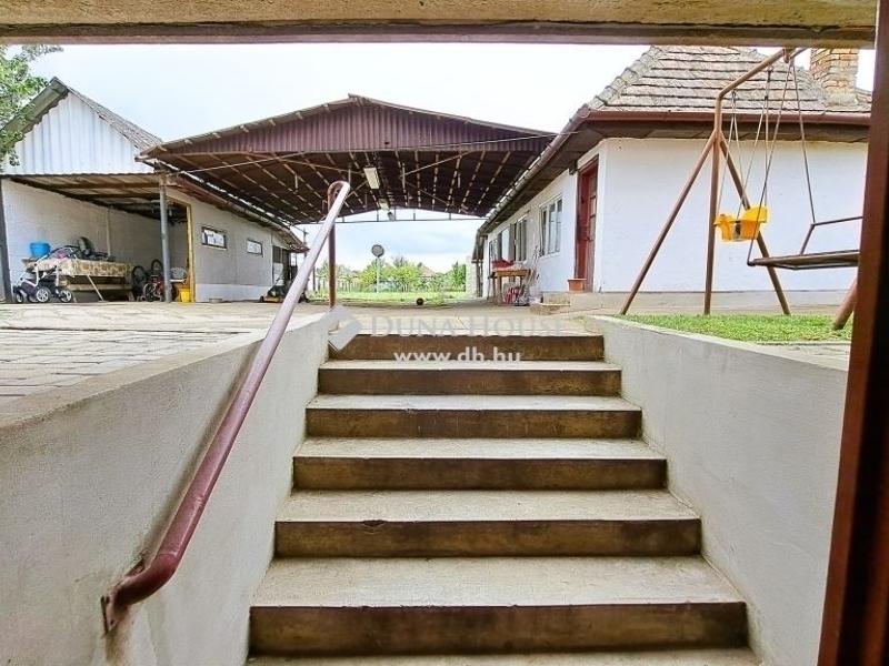 Eladó családi ház Zsámbok
