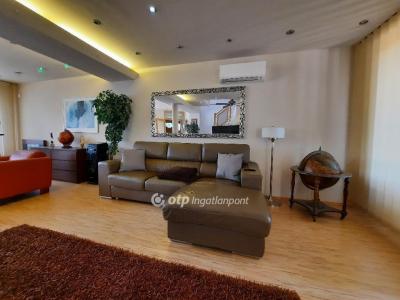 Eladó családi ház Siófok