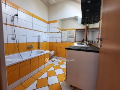 Eladó családi ház - 8600 Siófok
