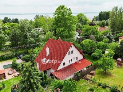 Eladó családi ház Alsóörs