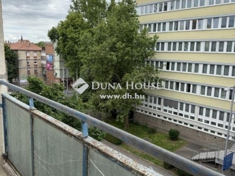 Eladó lakás Pécs