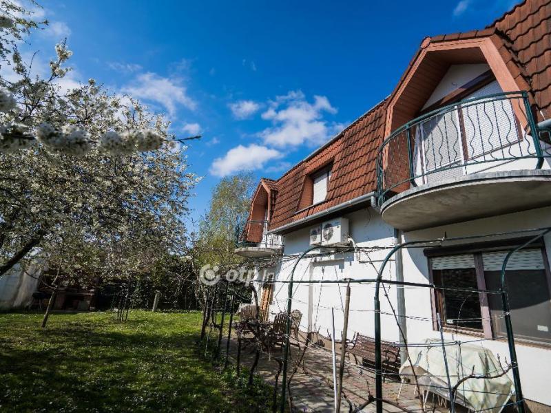 Eladó családi ház Siófok