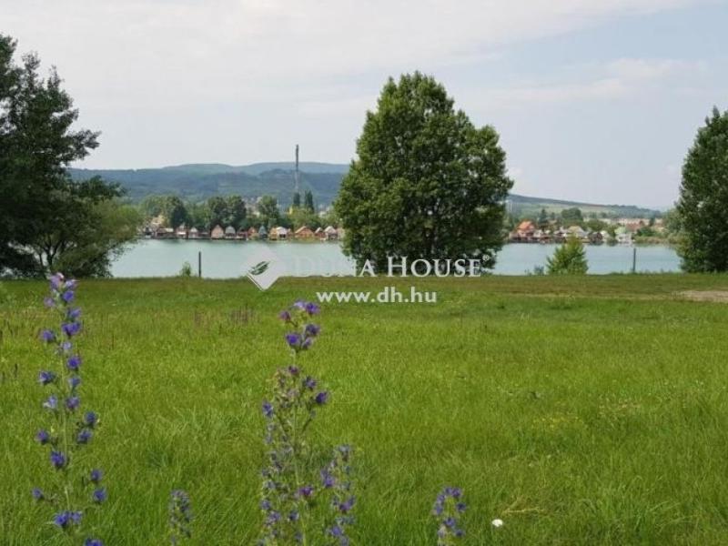 Eladó külterületi telek Esztergom