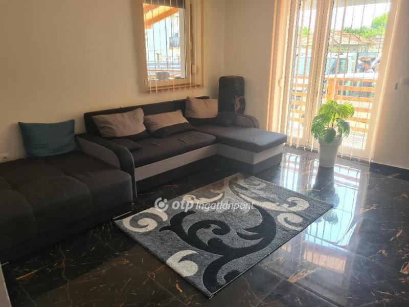 Eladó családi ház Érd