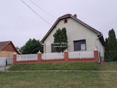 Eladó családi ház Tiszaföldvár