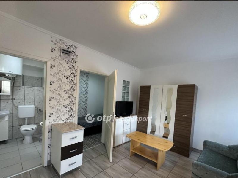 Eladó lakás Gyömrő