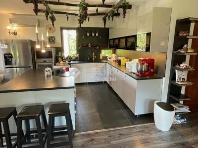 Eladó családi ház Budapest