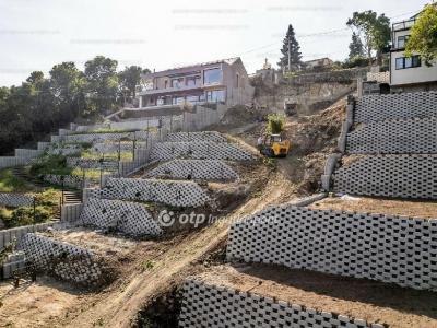 Eladó lakóövezeti telek Szentendre
