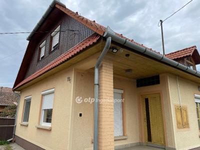 Eladó családi ház Újkígyós