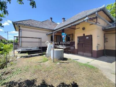 Eladó családi ház - 2252 Tóalmás