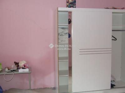 Eladó családi ház - 2500 Esztergom
