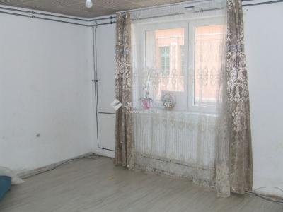 Eladó családi ház - 2500 Esztergom