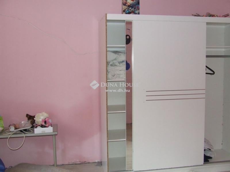 Eladó családi ház Esztergom