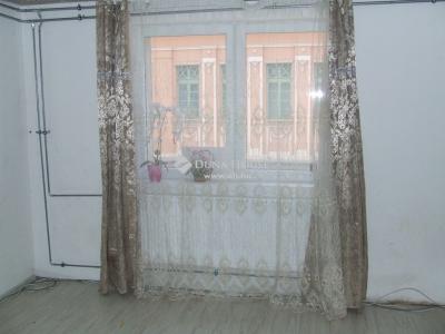 Eladó családi ház - 2500 Esztergom