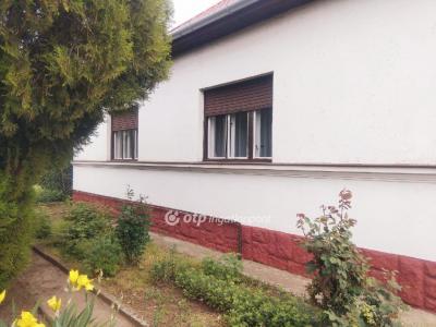 Eladó családi ház Hajdúhadház