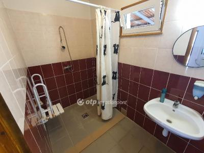 Eladó családi ház - 4060 Balmazújváros